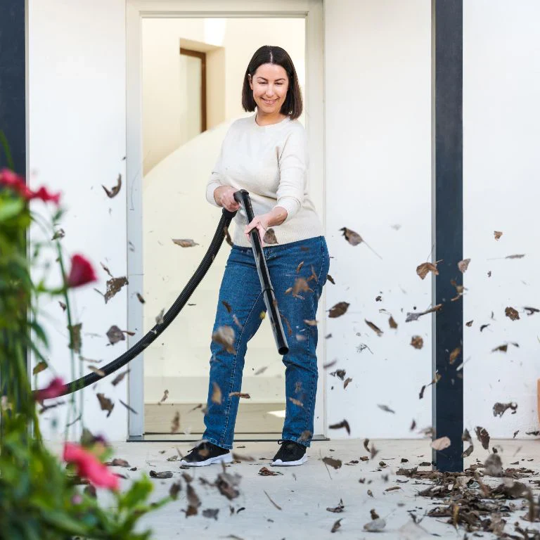Nilfisk Multi II 30T Wet & Dry Vacuum Cleaner - Image 6
